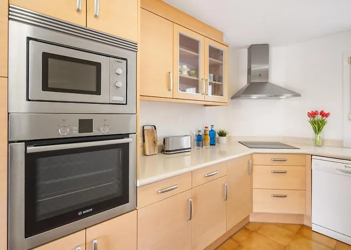 Apartman Mistral 2 *