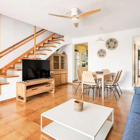 Mistral 2 Daire Fornells (Menorca)